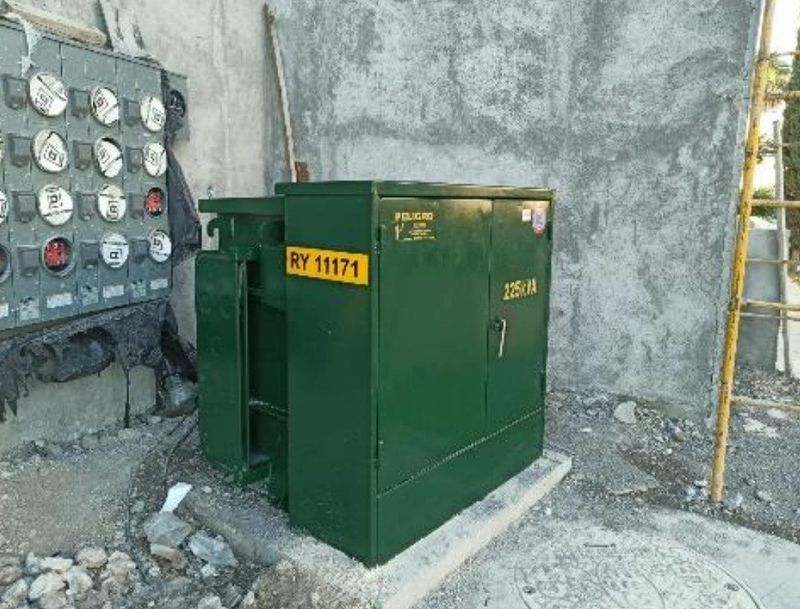 Transformador tipo pedestal instalado
