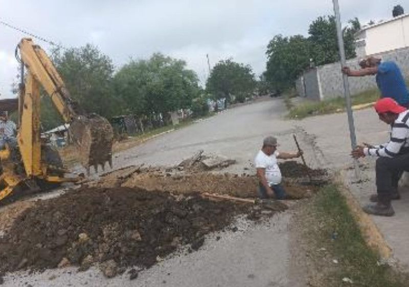 Excavación de zanja para la red subterránea